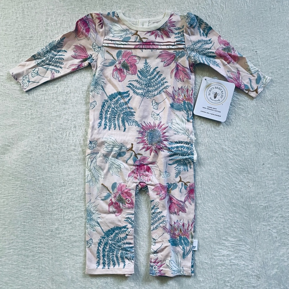 NWT Burt’s Bees Baby Girl LS/ 0-3 Mths/ Pink White Blue Floral/ Ruffle Butt